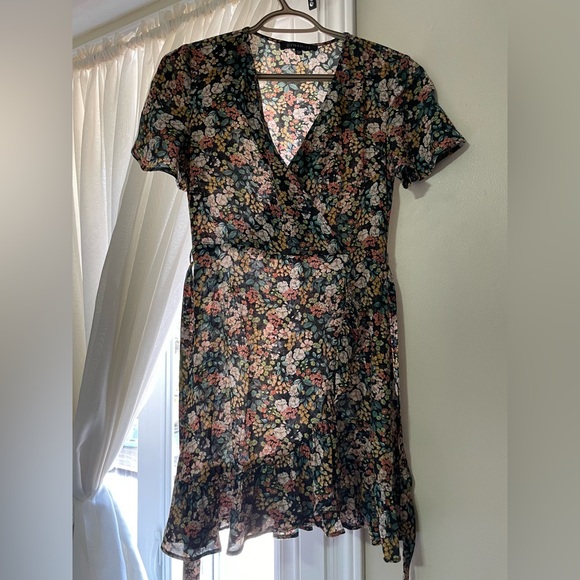 Dynamite Floral Dress - Picture 7 of 7